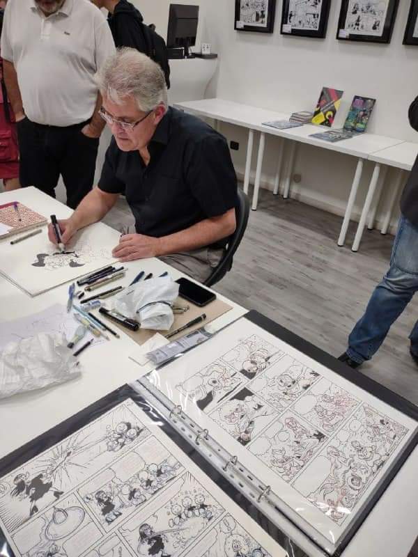 Il_Papersera's tweet photo. Ieri eravamo all'inaugurazione della mostra "From Norway to Italy: The Disney Art of Arild Midthun", dedicata al Maestro norvegese che espone e mette in vendita alcune delle sue opere Disney all'interno della @CArtGalleryRome, fino al 19 ottobre.
#Papersera #Disney #ArildMidthun https://t.co/T8aEas1CgK