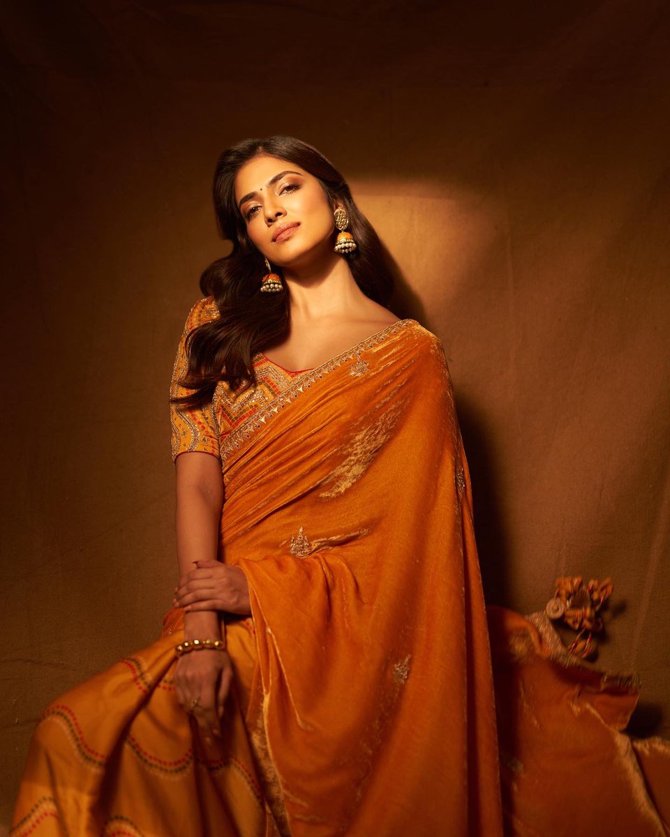 BigMirrorNews's tweet photo. #MalavikaMohanan Latest stills officially released by @MalavikaM_  (not leaked)

More stills https://t.co/f1J4Pq3gIz https://t.co/rCSBS7YYfy