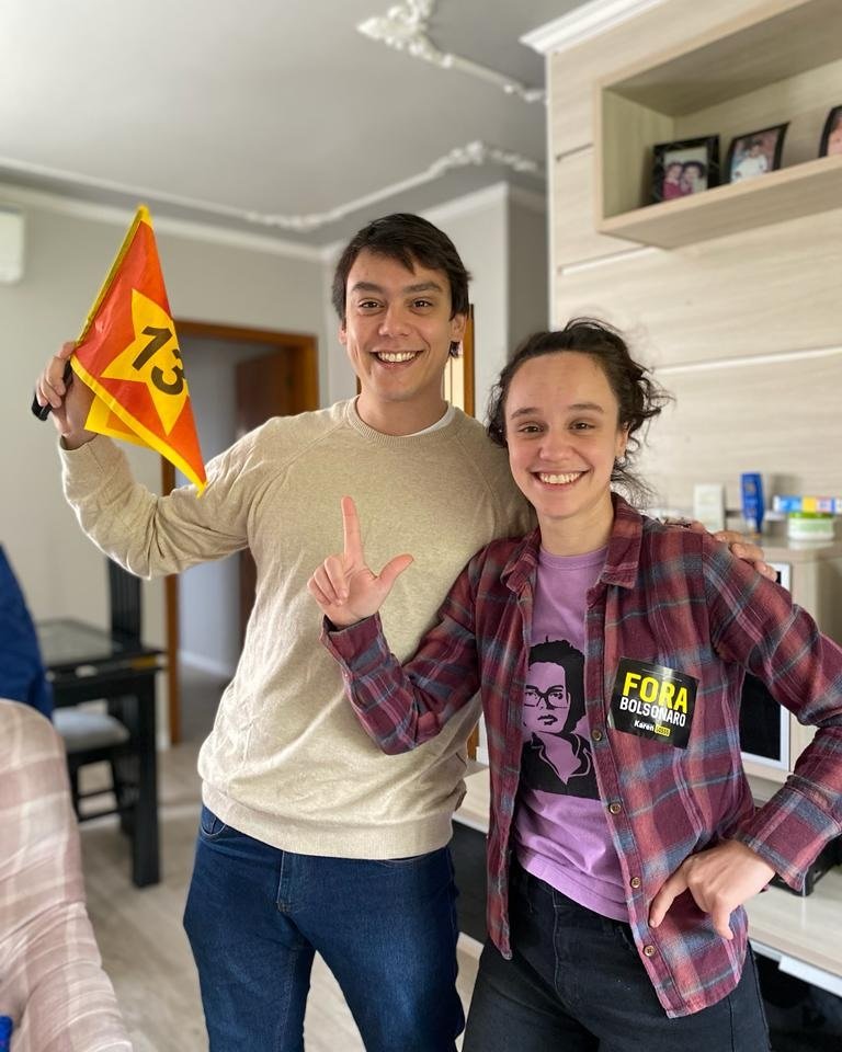 restersolaire's tweet photo. gente, não é o Haddad jovem, é o meu irmão @marcospig 

#LulaPresidenteHoje https://t.co/Jcg7j3WKMX
