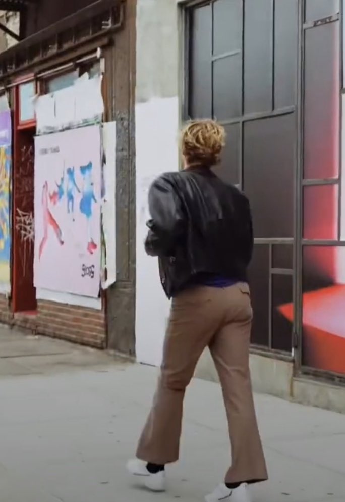 ashtonscaramel's tweet photo. me on my way to ignore the rest of my playlists and listen to 5sos5 for the seventh time today https://t.co/RebinRk7k1