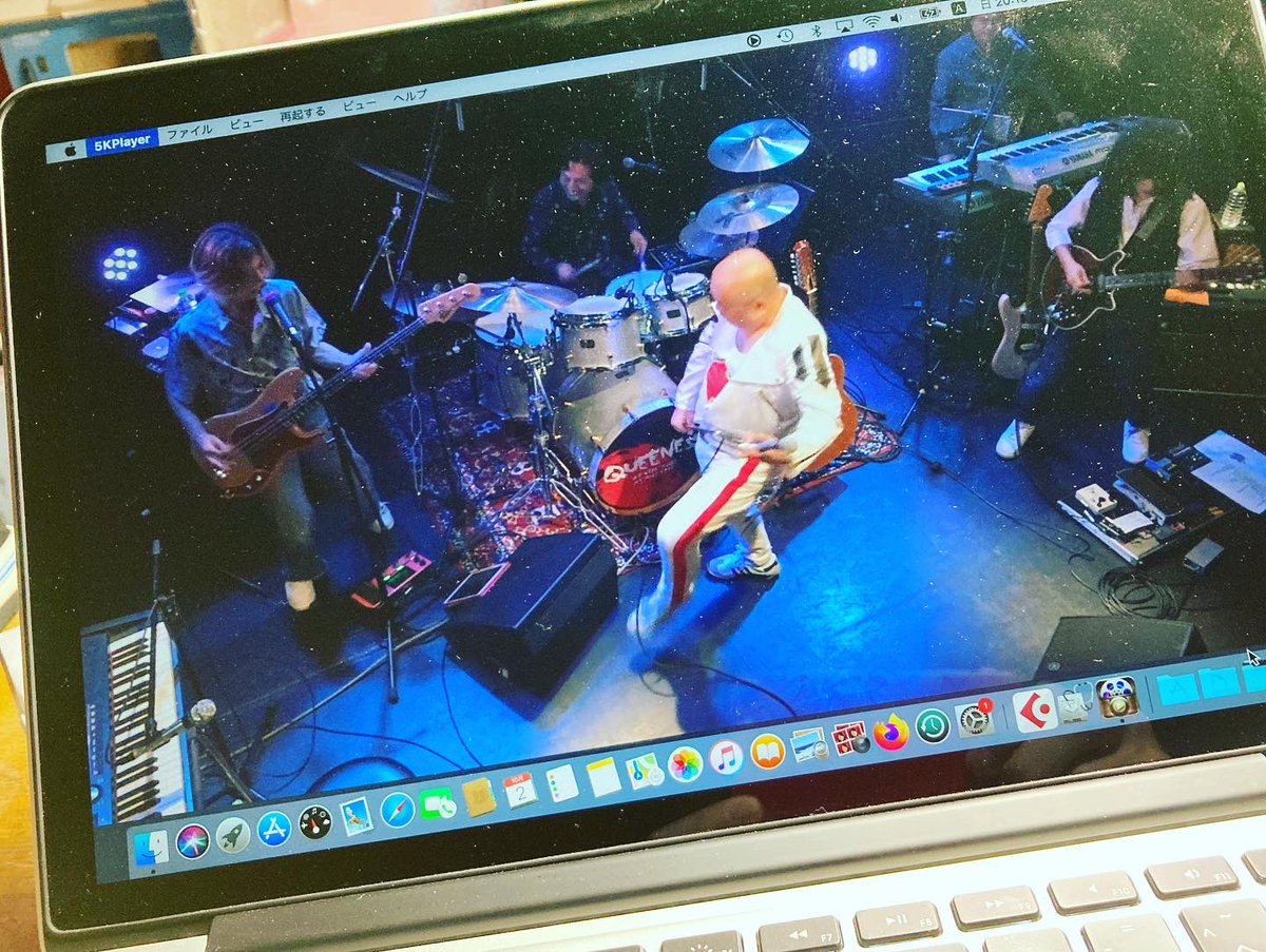 nomachan_303's tweet image. 9/29 #RoundFace@#吉祥寺BlackandBlue
9/30 #QUEENESS@ #月見ル君想フ
10/1 #児玉金魚@#YokotaBaseStudio 
 各ライブを映像で振り返り独り反省会なう。
#espguitars #drstrings #キクタニミュージック #flyingvbass #precisionbass #daisyrockguitars #headrushmx5 #cacastrap #のまぐちひろし