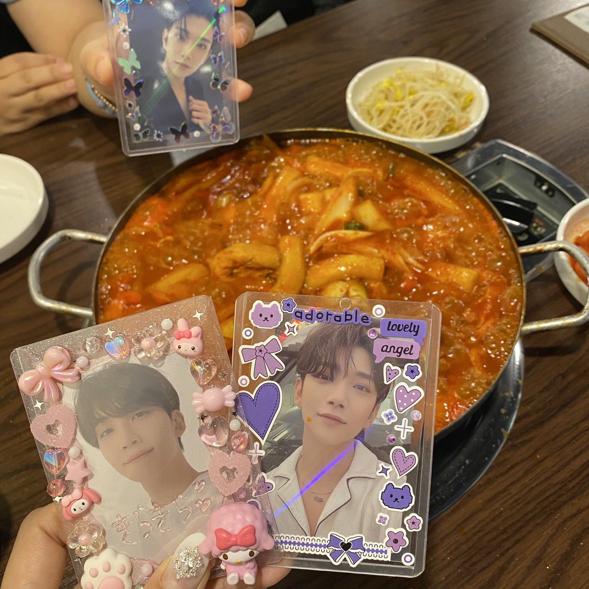 k_ogu1004's tweet photo. 📍 강남 떡도리탕 
소주 안주로 백점.. 떡도리탕 미틴놈.. 감자전 미치이이인놈.. https://t.co/FpFmJqSBkj