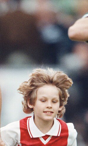 Uitgefloten worden door eigen fans.
Teruggekomen op zijn voetballende piek. Betweters (op Twitter) die hem telkens als eerste als zondebok aanwijzen. Steeds weer zijn tekortkomingen uitlichten ipv zijn unieke kwaliteiten waarderen. 
Daley verdient beter. 
Ajacied pur sang ♥️