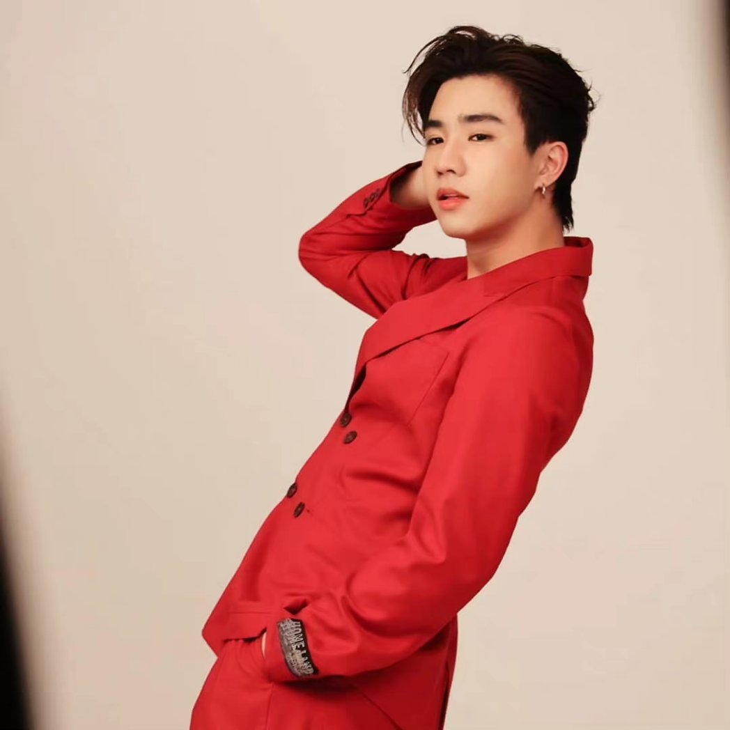 有时会思考，是否要离开？
Sometimes I wonder if I want to leave.？
#PerthTanapon 
#KDPPE