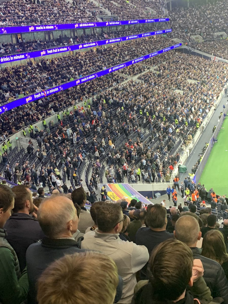 finthfc's tweet photo. Arsenal have such short term memory, this was their away end in may… https://t.co/kHSrjdlf6O
