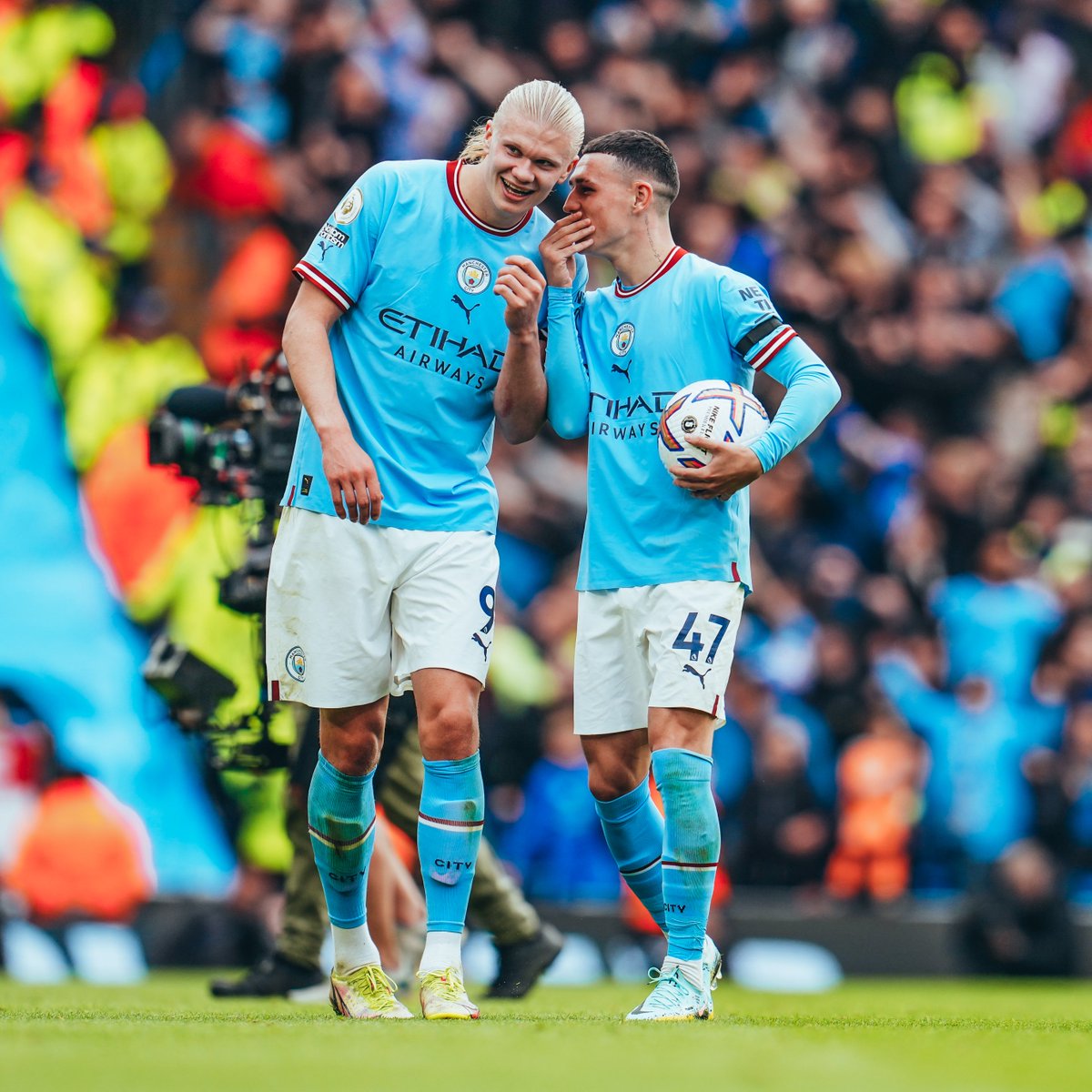When you wait 52 years for a Manchester derby hat-trick and two come along at once! 😮‍💨

#ManCity