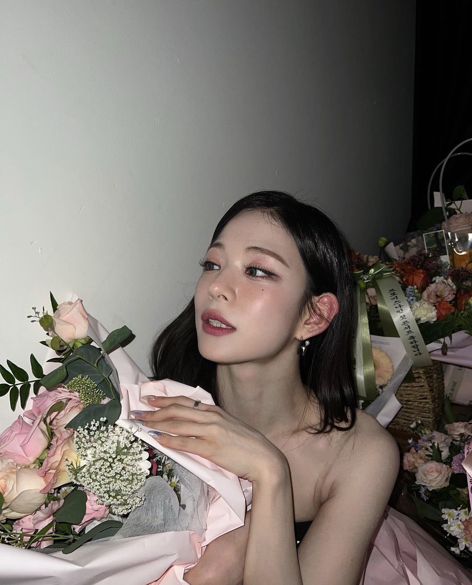 lee chaeyoung pics tweet media