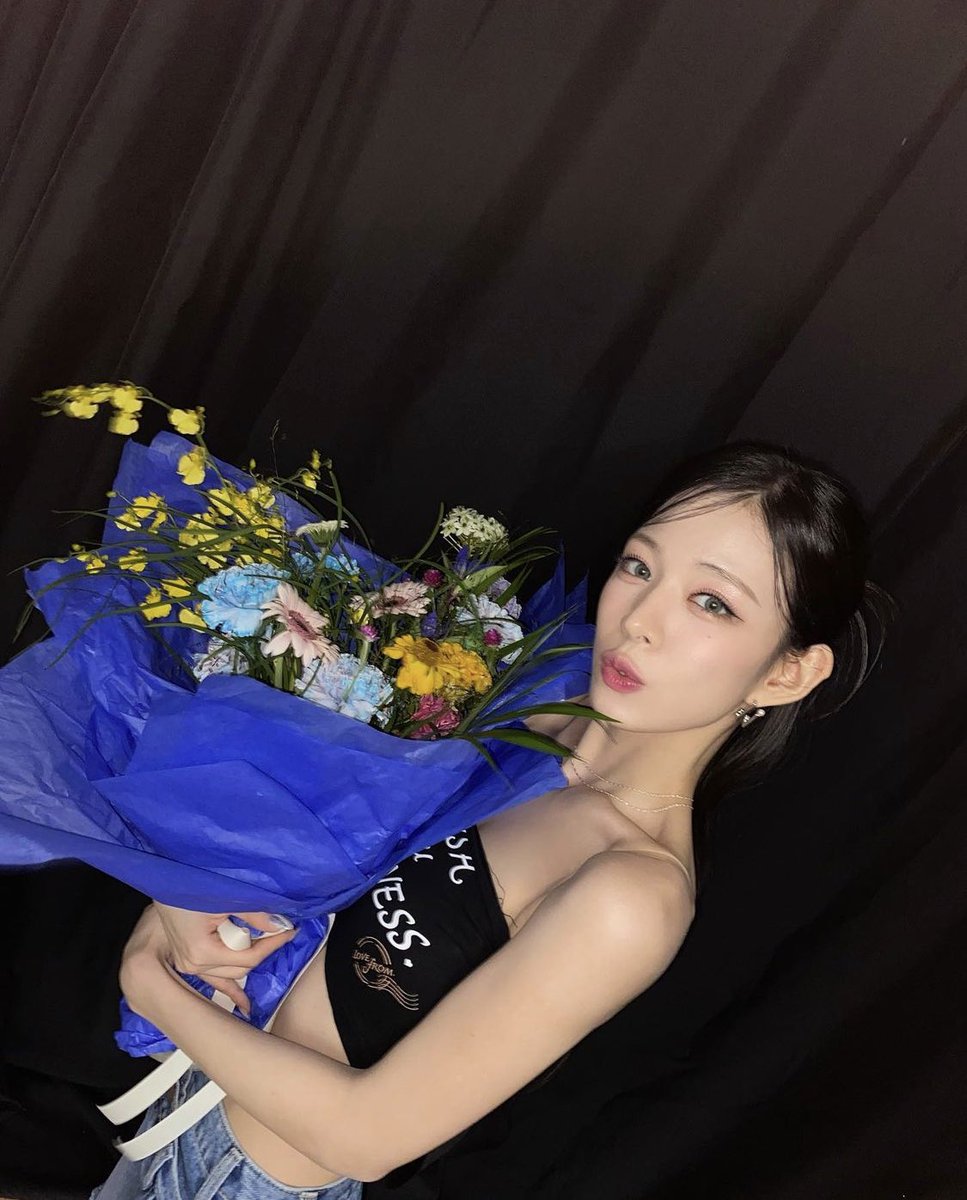 lee chaeyoung pics tweet media