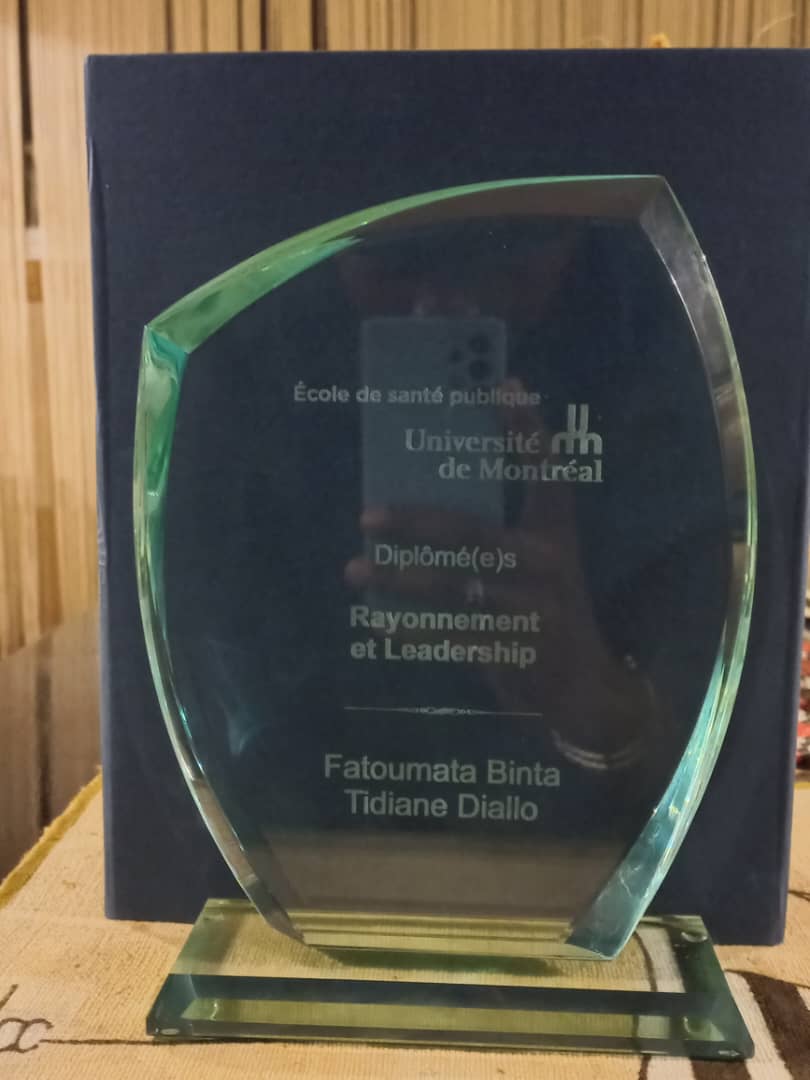Diallo_FBT's tweet photo. Un honneur pour moi d'avoir reçu ce 29/9/22, le prix de reconnaissance de mon université dans la Catégorie Rayonnement et Leadership, lors des grandes retrouvailles de l'Ecole de santé publique de l'université de Montréal (ESPUM).
Ce prix est aussi le vôtre.
Merci pour tout 🙏🙏 https://t.co/SYUbVDxcnI