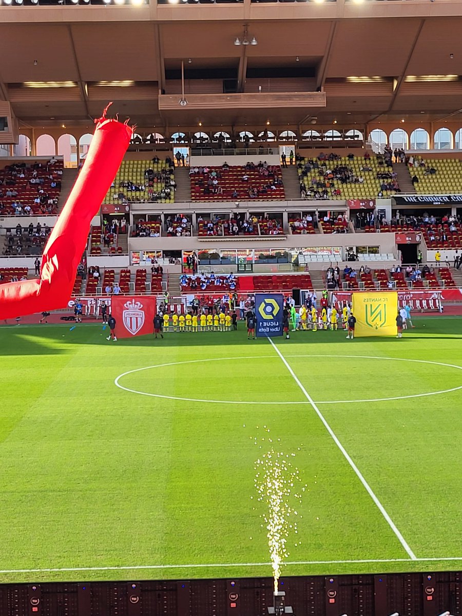 bergio06's tweet photo. @ASMonaco_Basket en place 😡 #ASMFCN https://t.co/kQhJQOFGPJ