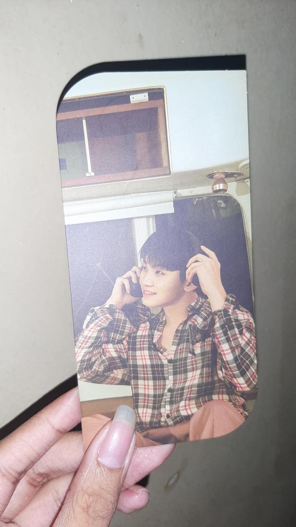 cloudyymarkie's tweet photo. CALLING OUT ALL CARATS!!!! 

berhubung minggu lalu aku gajadi ke ice jdi ini pc mau aku giveaway-in aja sekarang, caranya kalian tinggal rt aja postingan ini ga follow gpp (kalo mau mutualan jg boleh) nanti tgl 9 aku pilih yaaa

total 9 pemenang

oh iya ini CARAT ONLY YAA!!! https://t.co/AU18sDIjxh