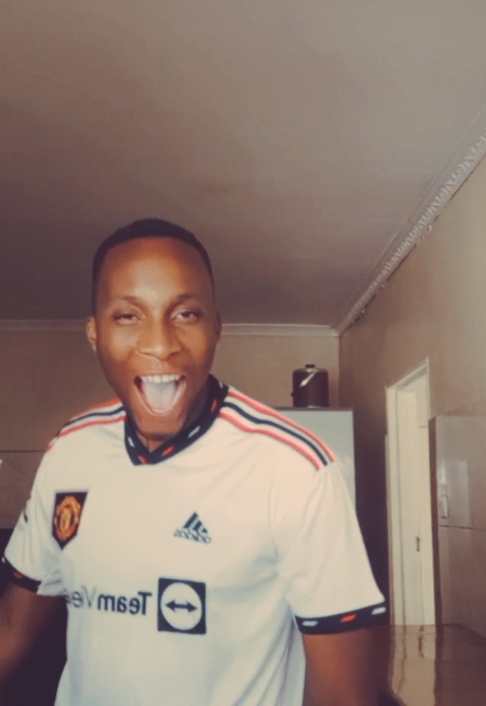 LumbanWellan's tweet image. lose or win still a die hard United fan 😌😌