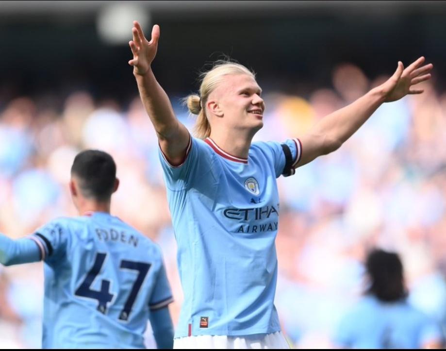 Un pelú' de 🇨🇺 Boris 10 Leiva ⚽️⚾️🎧🎵🎙 (@boritin10) on Twitter photo .
Concluye el #DERBY de Manchester con más goles en la historia (9): <a href="/ManCity/">Manchester City</a> 6-3 <a href="/ManUtd/">Manchester United</a>.
#Haaland:
Goles: 3
Asistencias: 3
Toques: 35 / Pases clave: 4
Llega a 14 goles en <a href="/premierleague/">Premier League</a>, más que los anotados por 14 de los 20 equipos del torneo.
Plus: Hat-trick de #Foden. .
Concluye el #DERBY de Manchester con más goles en la historia (9): <a href="/ManCity/">Manchester City</a> 6-3 <a href="/ManUtd/">Manchester United</a>.
#Haaland:
Goles: 3
Asistencias: 3
Toques: 35 / Pases clave: 4
Llega a 14 goles en <a href="/premierleague/">Premier League</a>, más que los anotados por 14 de los 20 equipos del torneo.
Plus: Hat-trick de #Foden.