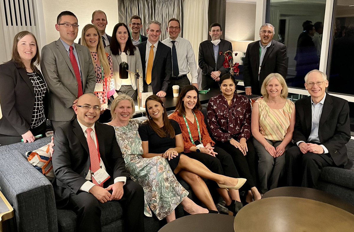 Celebrating our outgoing HFSA president, @MarkDrazner, and enjoying the company of our UTSW family, both past and present. @UTSWCardfellow @utswheart