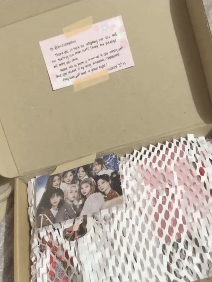 hiraisenpaiiiii's tweet photo. super satisfied with my order!! everything came safely with their own sleeves. they also give freebies 🫶 super accomodating seller as well 👏 thank you, @kookeukkacart !#kookeu_feedbacks https://t.co/jlqxCgLTXZ