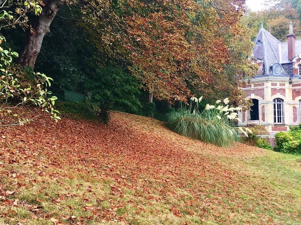 LesAygues's tweet photo. Visiteurs fantasques du jour:
- Ceux qui ne pouvaient venir visiter que le matin à 9h
- Ceux qui n’avaient sur eux qu’une carte de crédit et pas d’espèces
- Ceux qui avec un chèque vacances étranger réclamaient, en plus du billet d’entrée, une facture officielle
#FollowtheGuide https://t.co/33SpR7DAU1