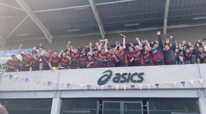 ThattoRugby's tweet photo. NWML DIVISION 3 CHAMPIONS!!!

FT Rochdale A 16-18 Thatto B
Tries :- Jake Horan, Rhys Ascroft, Ben Smith
Goals :- Shaun Quinn x3 https://t.co/UYdkSjrByD