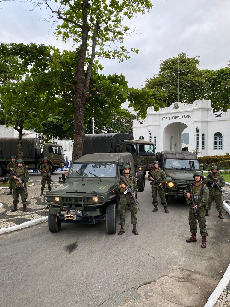 cmlexercito's tweet photo. Comando Conjunto Leste em ação na Garantia da Votação e Operação das Eleições 2022 #OperacaoGVA #ExercitoBrasileiro https://t.co/wITdNs2RcL