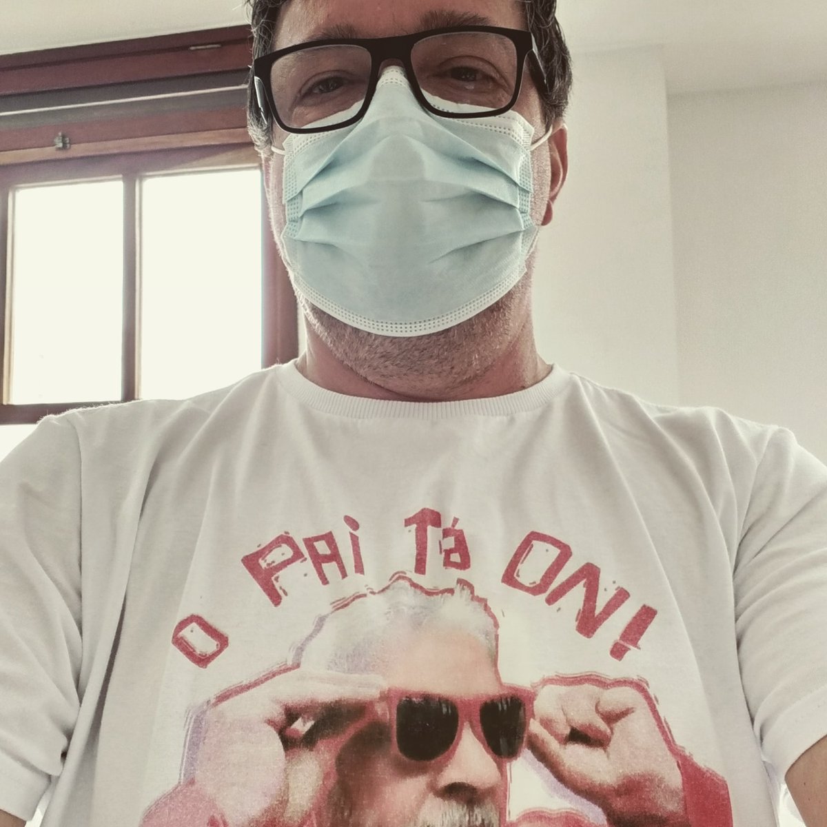 JoseLindoso's tweet photo. Apesar da máscara, o sorriso está estampado no rosto. https://t.co/uYM5r9ARCD