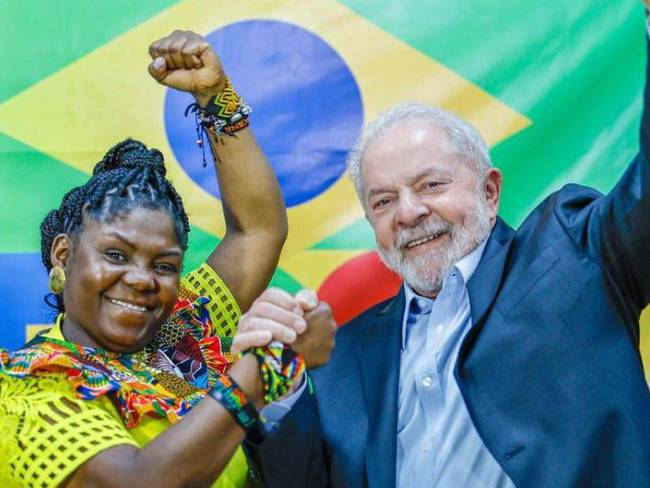 AngelicaVerbelL's tweet photo. Hoy puede definirse un bloque suramericano progresista que vele por los intereses de las clases populares y el cuidado de la selva amazónica de la que depende la vida en el planeta. ¡La mejor suerte para #Lula!

#EleccionesBrasil 🇧🇷 https://t.co/h7Fe3UjQLX