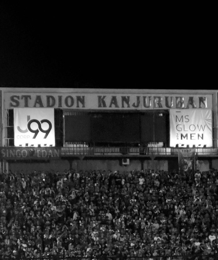 papantengah's tweet photo. SPEECH YANG MIRIS

Apakah kalian sudah mendengar konpers yang digelar di stadion Kanjuruhan malam ini? Kami menaruh fokus soal apa dan bagaimana cara Menpora RI dan ketua umum PSSI berbicara.

Miris, itulah yang tergambarkan. #MC https://t.co/sNGT7pvILE