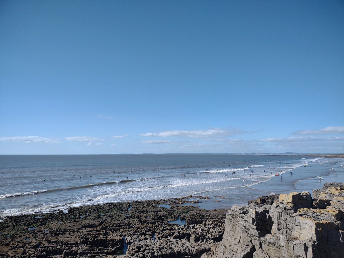 8SquirtleSquad9's tweet photo. Beautiful day for a 🏄‍♀️ 😚👌

#CatchingWaves https://t.co/4bFJhrGTiX