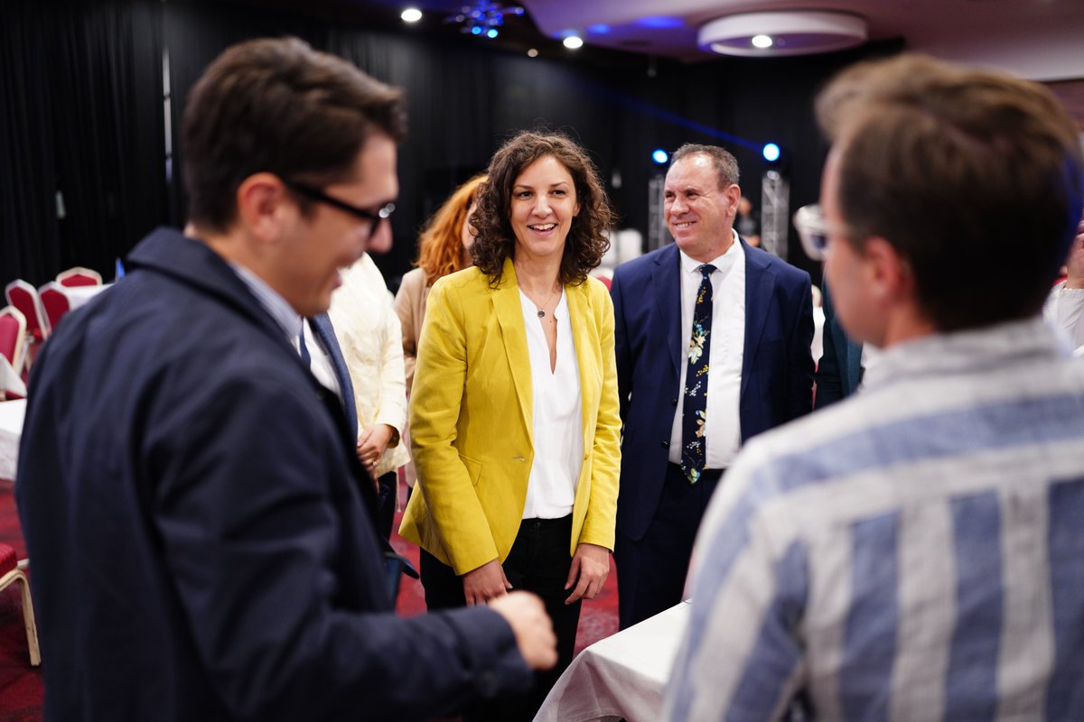 Artane_R's tweet photo. One of our aims when planning @DigitalSummitWB was to promote 🇽🇰 ICT businesses &amp; cooperation opportunities for them.

The B2B convened 291 businesses from the Western Balkans, 🇪🇺, 🇺🇸, 🇹🇷, 🇺🇦, and 🇮🇱. 

27 deals have already been made (&amp; countless networking between businesses). https://t.co/f1lN5xQY8U