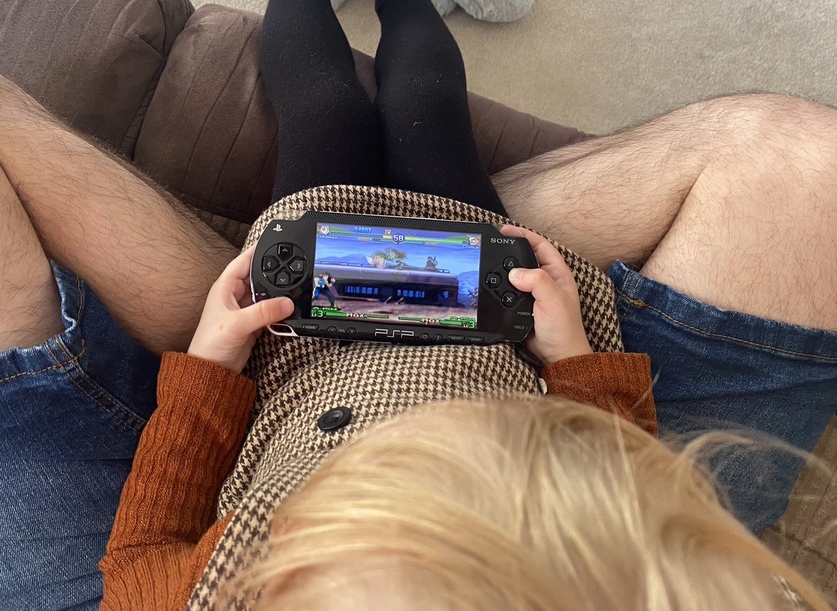 KapowRetro's tweet photo. Well I wanted to play some Street Fighter….. my daughter had other ideas #retrogaming https://t.co/Al3H2YKIKB