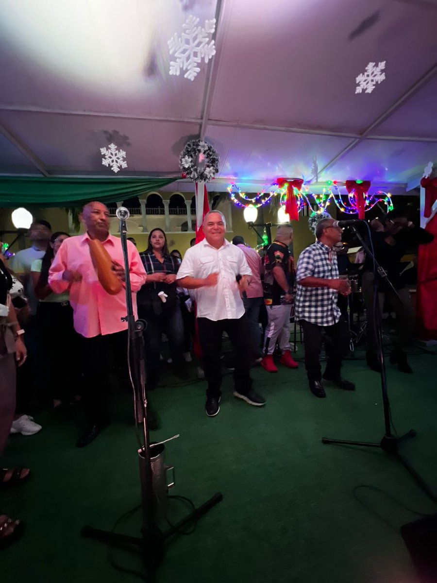 gobiernodelara's tweet photo. #2Oc Durante el encendido de Navidad Lara 2022, los presentes disfrutaron de las melodías de la Orquesta Latino Caribeña al ritmo de gaitas, salsa y merengue, por su parte el Gobernador @AdolfoP_Oficial expresó que ya estamos preparandonos para las fiestas navideñas. https://t.co/gb5vWvUbIG
