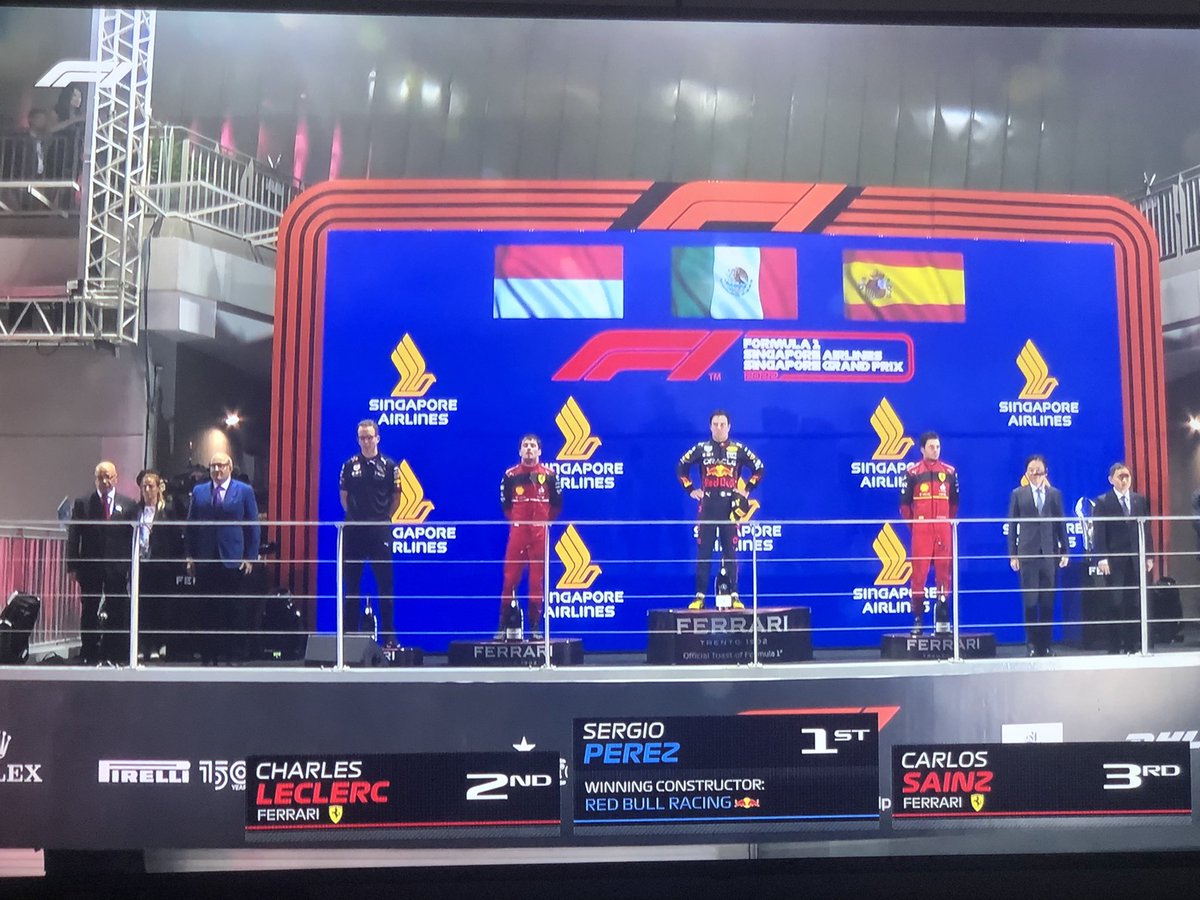 Una clase de manejo <a href="/SChecoPerez/">Sergio Pérez</a> felicidades. Orgullo mexicano