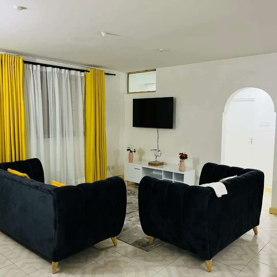 A quick reminder that I have 1BR/ 2BR Airbnb in Kisumu CBD 🥳. has AC in all rooms,a balcony and fully equipped kitchen. Great security guaranteed 2500 Ksh per night weekdays 3000 Ksh on weekends DM for booking and inquiries Kindly retweet our customers might be on your TL🙏