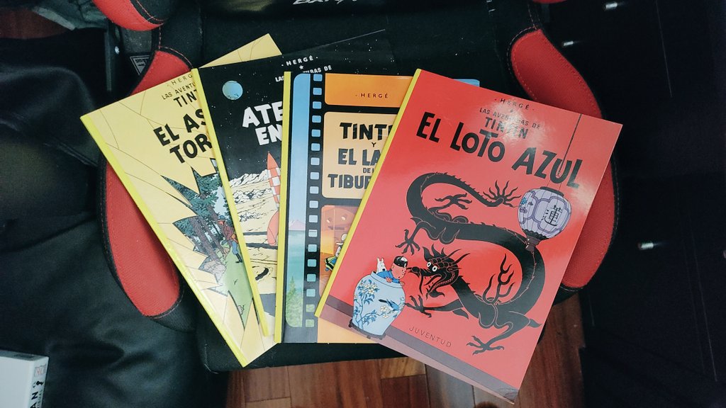 zombie_NEO's tweet photo. En el #SalonDelcomicDeGetxo he podido casi completar mi colección de Tintines que tengo desde hace unos 25 años con 4 tomos más quedándome solo el primero para completarla

👉https://t.co/1g2Ye0qRWU

#Tintin #Ellotoazul #ellagodelostiburones #aterrizajeenlaluna #elasuntoTornasol https://t.co/bXMRqCSeiE