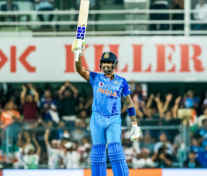 BBCHindi's tweet photo. INDvsSA: सूर्यकुमार की तूफ़ानी पारी, 232 रनों के साथ भारत ने अफ़्रीका के ख़िलाफ़ तोड़ा रिकॉर्ड
https://t.co/FcSWFmvGWQ https://t.co/cO8EIFqfb8