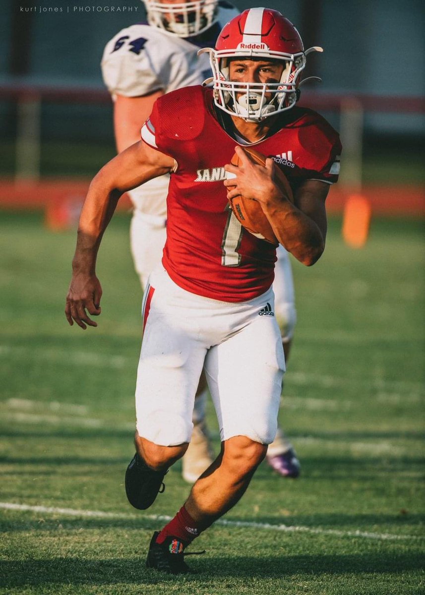 ARPrepSports's tweet photo. 2023 QB/S Drew Vega (Dardanelle) had 154 yds rushing with 3 TDs and was 9/12 passing for 108 yds. Vega also had 2 interceptions returning both for TDs. @d27vega @big73miller @CrunkdOutEnt @k_sutherlandAR @PrepRedzoneAR https://t.co/11aUN4yXtJ