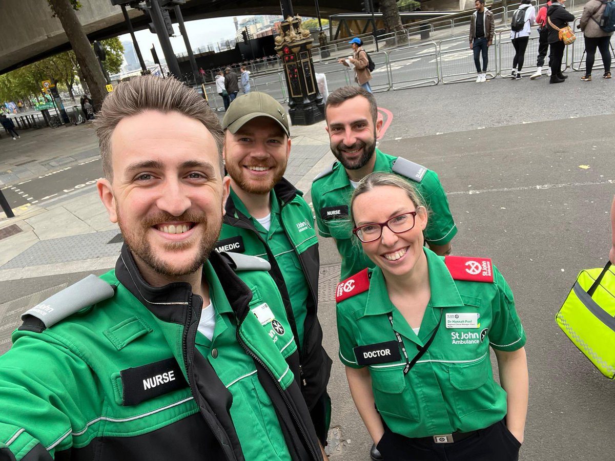 Some of our north region healthcare professionals are down in London supporting <a href="/SJALASRClinical/">SJA London & South Clinical Team</a> at the London Marathon. Glad the sunshine has come out!