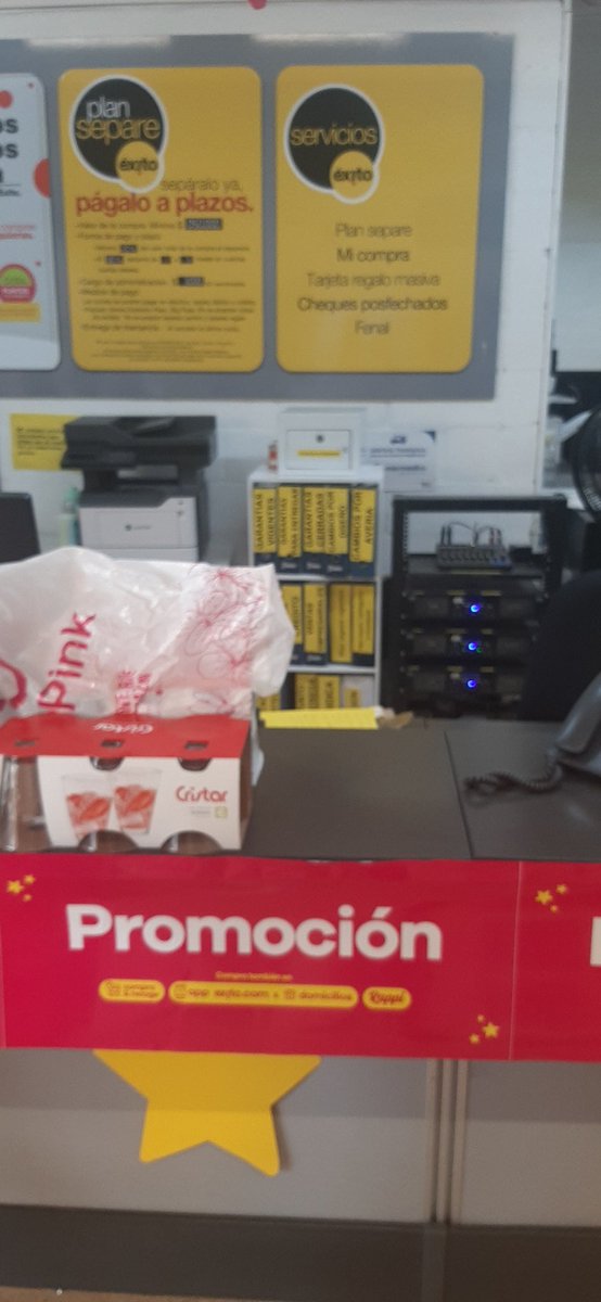 jeazs's tweet photo. @almacenesexito Éxito Simon Bolívar la peor atención, los empleados se van y la respuesta es que "son solitos" y el cliente tiene que esperar 20, 30 y 40 minutos. https://t.co/g9x62F3eBM