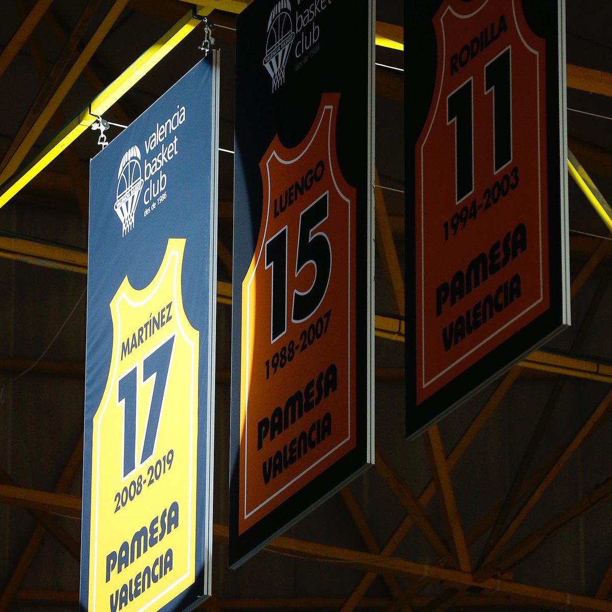 Victor_Claver's tweet photo. Eres el más grande. Eterno 17. Eterno Rafa Martínez 🙌🏼🧡 #SempreRafa https://t.co/UPkpxJB5nP