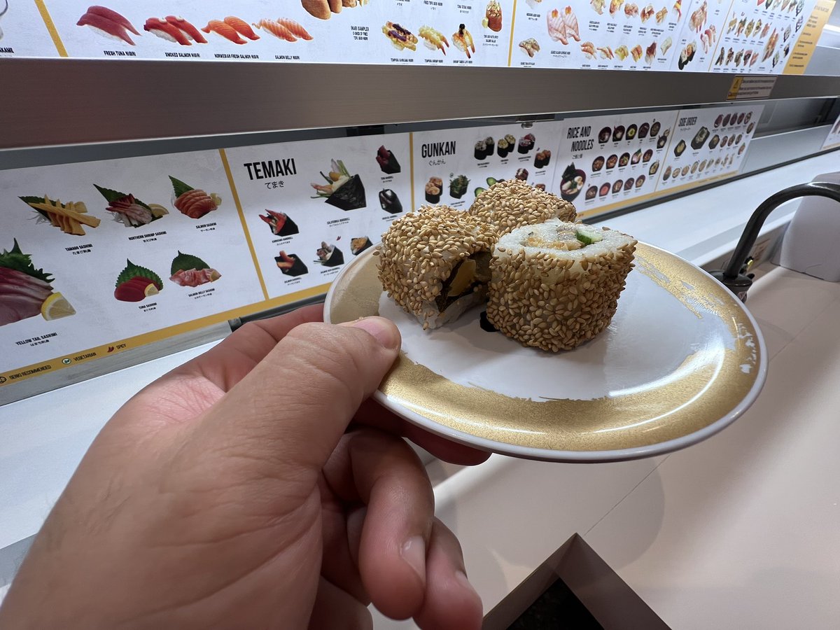 bbitesph's tweet photo. Feeling energetic at Genki Sushi! ⚡️

Food is good, genki staff and the food/sushi train is so fun to watch! 

#genkisushiph #sushi #baguiocity #yum https://t.co/S9Hdml7UOX