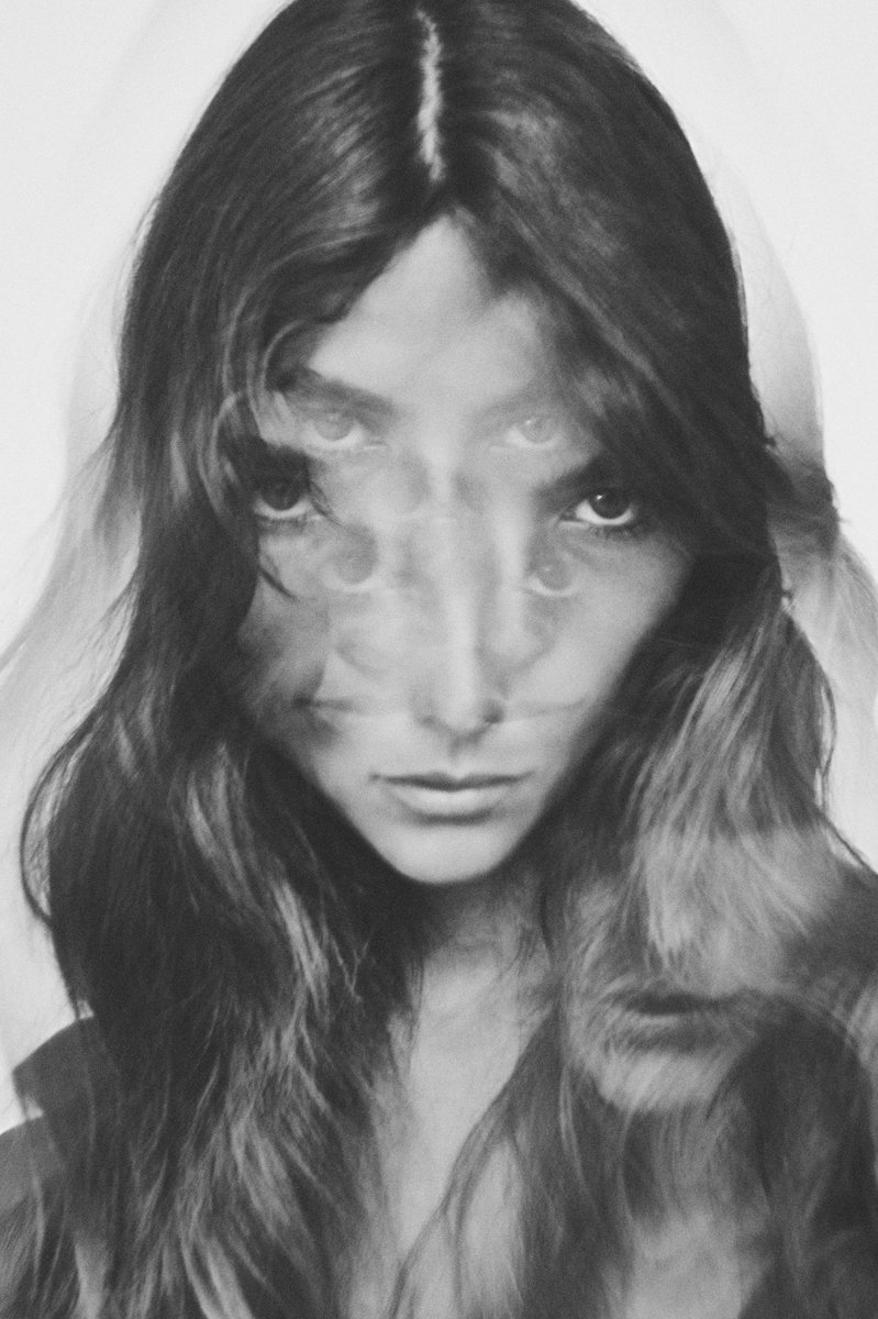 PierreTurtaut's tweet photo. @nftsuniverse_ #ivresses collection coming soon https://t.co/3aVjiKDG5u