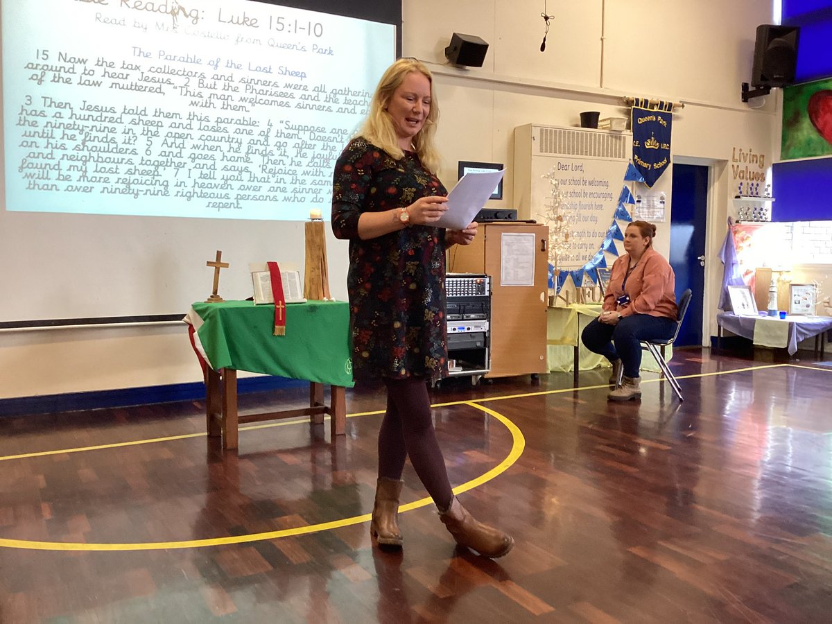 QueensCoEURC's tweet photo. Thank you to @mrscostelloQP for volunteering to do the bible reading at our service today 💙💛 https://t.co/DofA73LG3y
