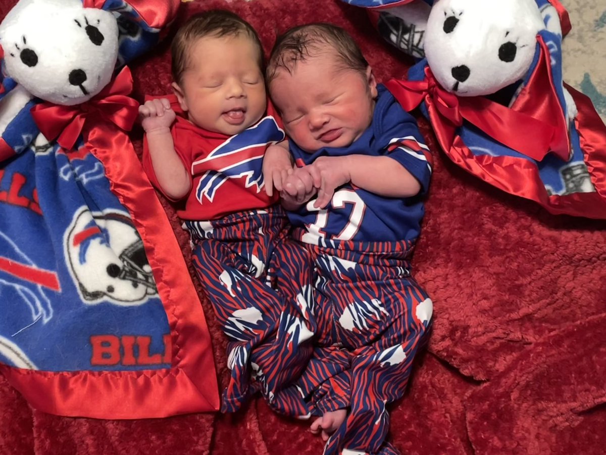 AlliSchultz310's tweet photo. Brand new members of #billsmafia @BuffaloBills https://t.co/wm05hTOUDQ
