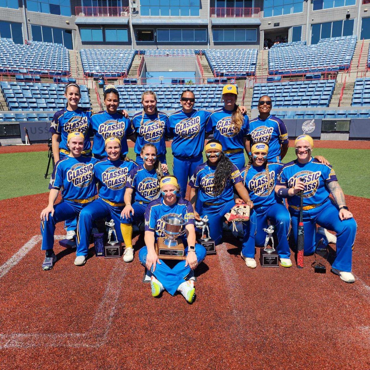 USSSASlowpitch's tweet photo. Womens Major World Series 
2nd Place 
CLASSICGLASS/RAWLINGS/DIRTY/TROJANS 
#PlayUSSSA #CUSSSA https://t.co/oG0CZNnAes