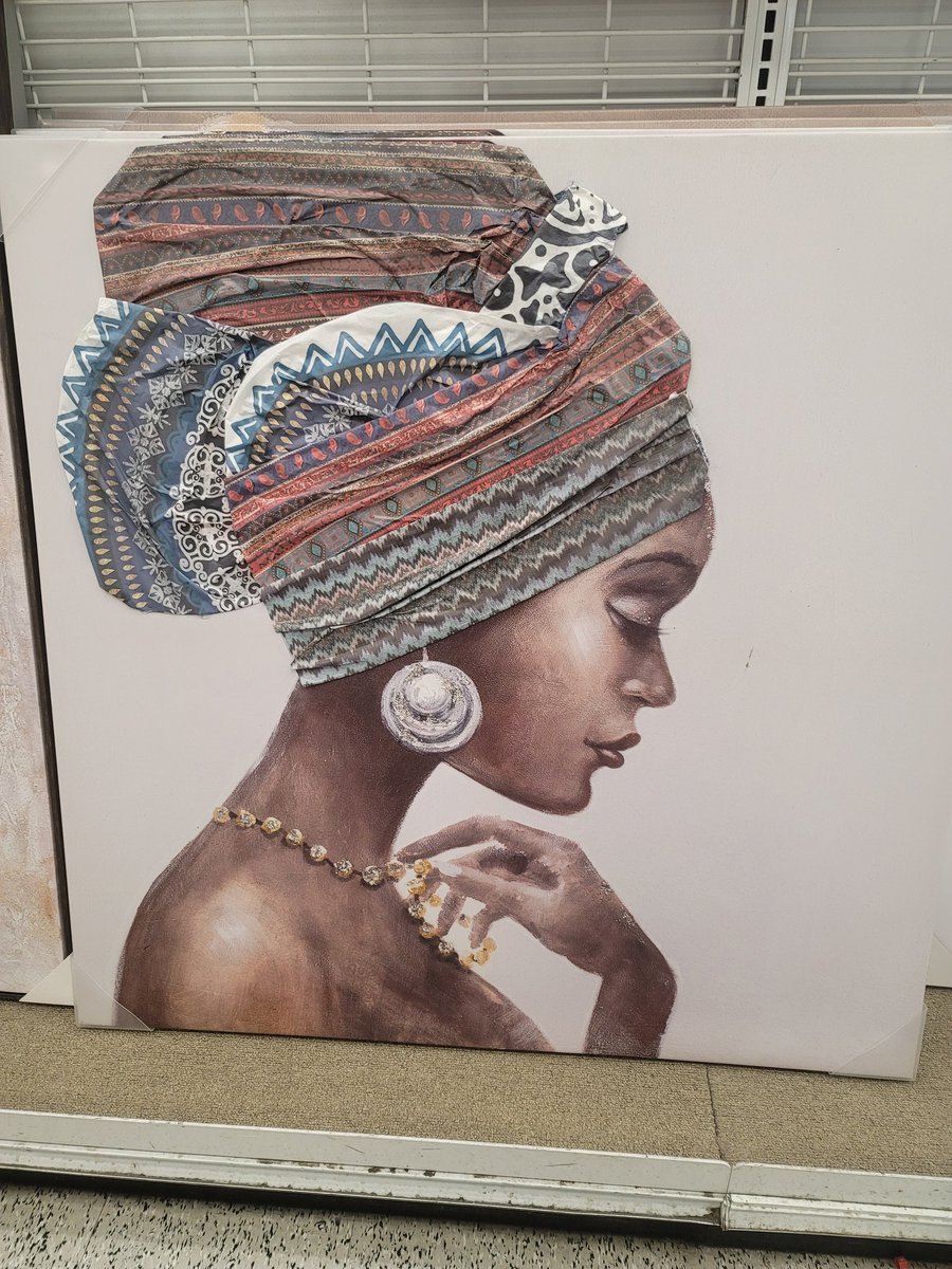 AnarysO's tweet image. The entire headpiece is papermache!!! So pretty!! #artaroundtown