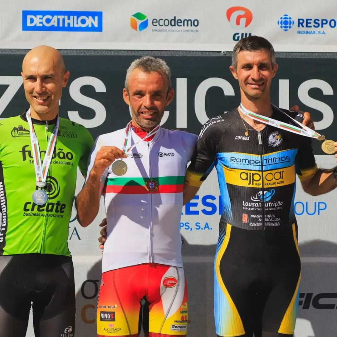 MatosRogerio's tweet photo. #CampeonatoNacionalXCO 🇵🇹 #Marrazes
Regressamos de Leiria com a medalha de bronze 🥉 no Campeonato Nacional de XCO 2022!
Parabéns @martinhosaragoca pela merecida vitória e @mmacedo77 pela medalha de prata.
Obrigado equipa Rompe Trilhos- ajpcar e todo maravilhoso staff (1/2) https://t.co/KzHoFJmABY