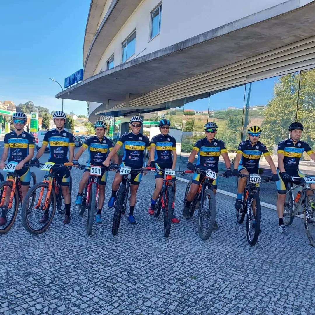 MatosRogerio's tweet photo. #CampeonatoNacionalXCO 🇵🇹 #Marrazes
Regressamos de Leiria com a medalha de bronze 🥉 no Campeonato Nacional de XCO 2022!
Parabéns @martinhosaragoca pela merecida vitória e @mmacedo77 pela medalha de prata.
Obrigado equipa Rompe Trilhos- ajpcar e todo maravilhoso staff (1/2) https://t.co/KzHoFJmABY