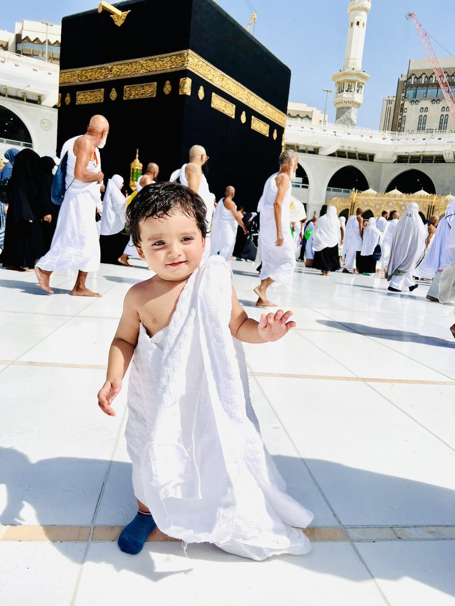 Reemakalar1's tweet photo. My babies first Umrah https://t.co/SO3fpgpdOc