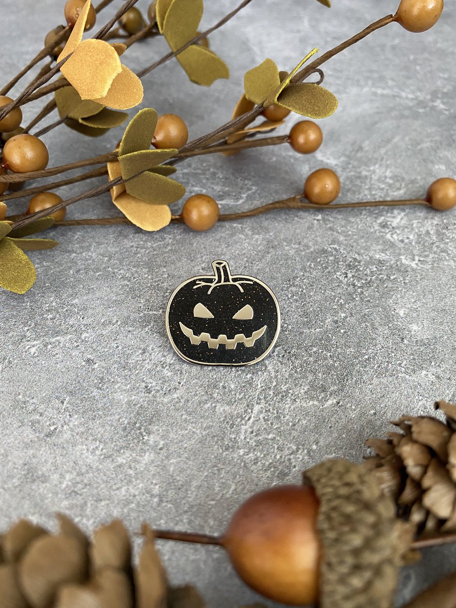 theirerye's tweet photo. Happy October! Who’s ready for Halloween? 🎃 This fun, glittery jack-o-lantern pin is ready to add a little sparkle to your day! ✨ https://t.co/nBGmEGT4Sd