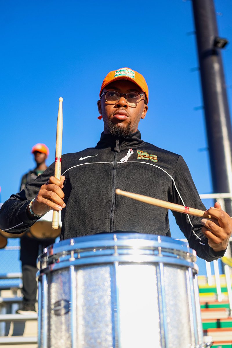 THEMARCHING100's tweet photo. 13 consecutive wins at home is something to Bragg about!π
β’
β’
#THEMARCHING100
#M100
#76YEARS
#ORANGEANDGREEN
#FAMU
#RATTLERS https://t.co/nvXqR7fMkk