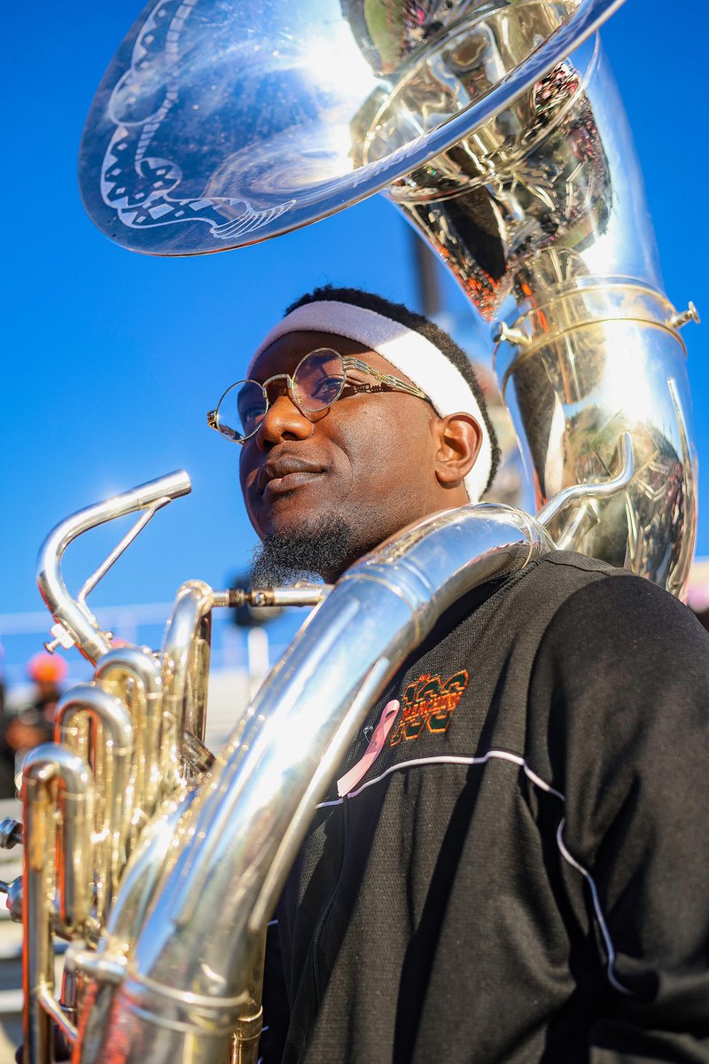 THEMARCHING100's tweet photo. 13 consecutive wins at home is something to Bragg about!π
β’
β’
#THEMARCHING100
#M100
#76YEARS
#ORANGEANDGREEN
#FAMU
#RATTLERS https://t.co/nvXqR7fMkk