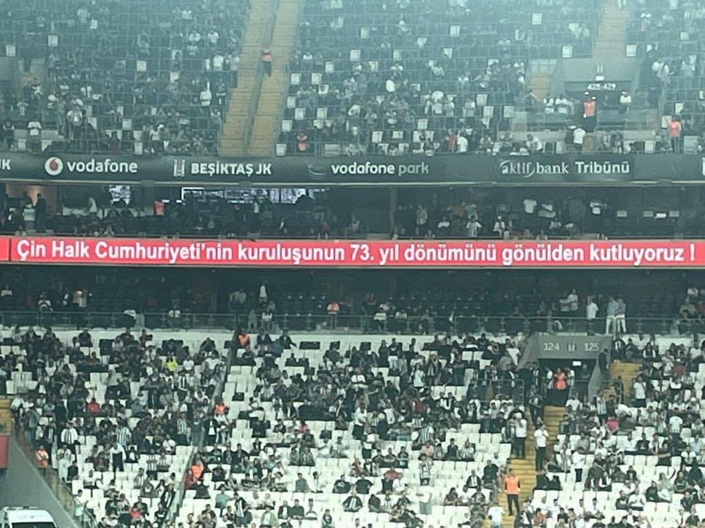 Tarihe bir not daha düşerek hayretler ve ibretler içinde izliyoruz.